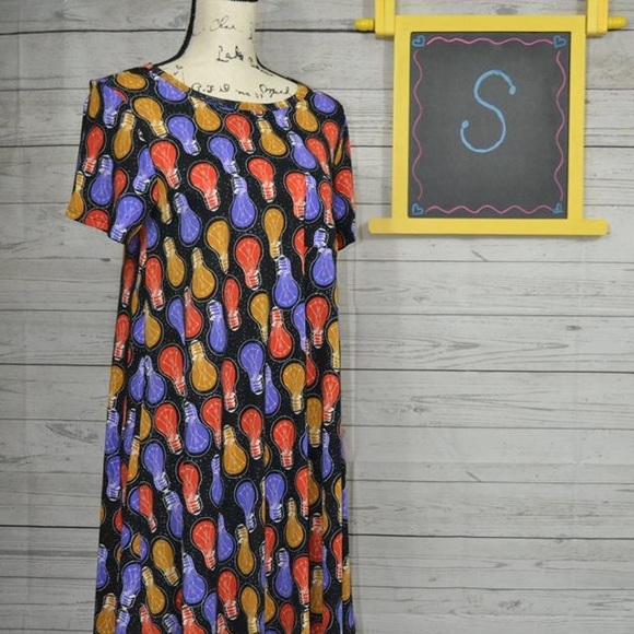 LuLaRoe Dresses & Skirts - LuLaRoe Small LightBulb Carly LuLaRoe Dresses & Skirts - LuLaRoe Small LightBulb Carly